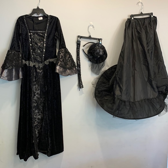 Victorian Dress with hoop petticoat, mini hat headband with veil & necklace. - Picture 3 of 15